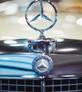 Mercedes-Stern. Zeichen für Mobilität